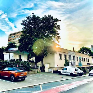 https://pankrac.praguehotelsweb.com