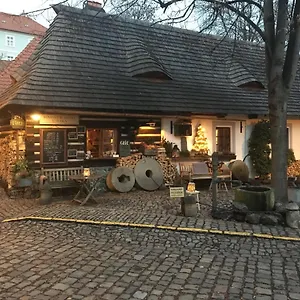 https://romantik-hotel-u-raka.praguehotelsweb.com