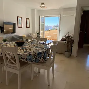 Apartment 3 Bedroom Penthouse Close By Parque De La Paloma